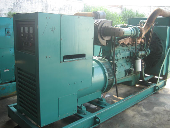 凤山租赁发电机- 发电机碳刷磨损的原因是什么