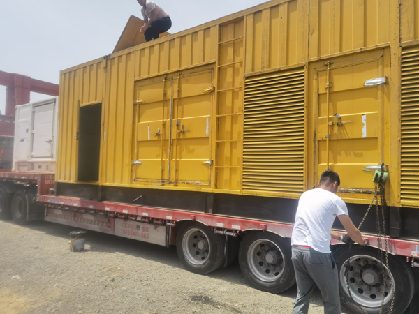 凤山除了负载情况和发动机维护，还有哪些因素会影响 200kw 柴油发电机的油耗？