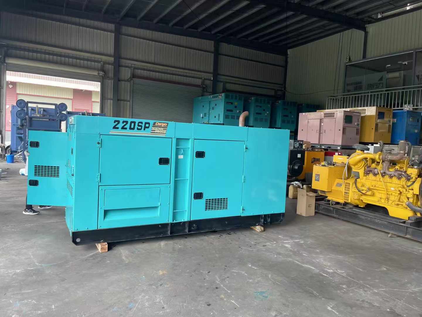 凤山800kW 柴油发电机的输出电流波动范围是多少？