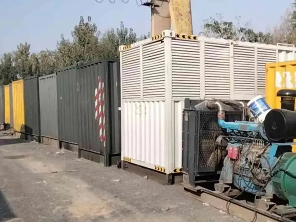 凤山200KW柴油发电机机组每小时油耗是多少？