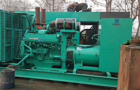 凤山发电机组如何判断水冷式机油散热器内部是否需要清洗？